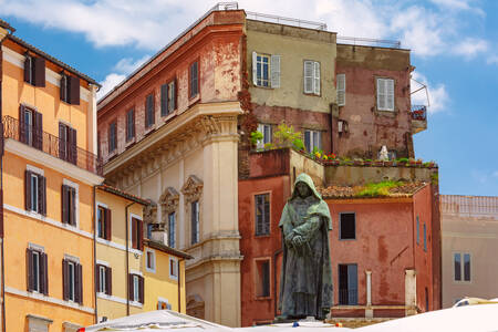 Monumento a Giordano Bruno en Roma