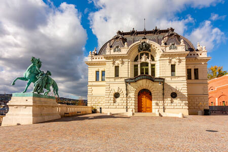 Kraljevska jahaonica Budimskog dvorca