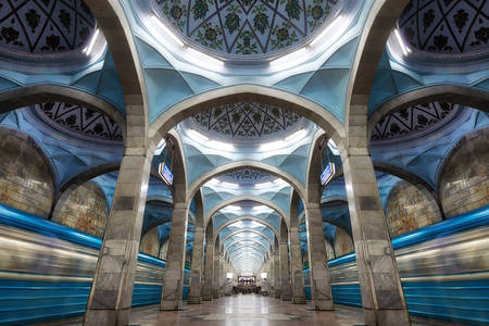 La arquitectura de la estación de metro en el centro de Tashkent