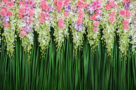 Blumenwand für Hochzeitszeremonie