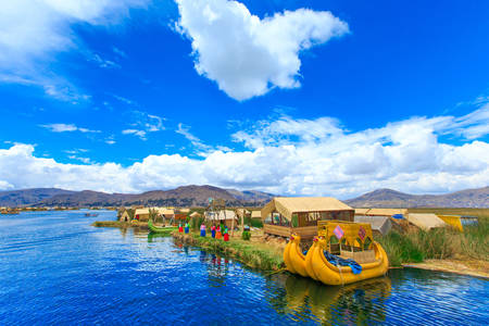 Лодки на озере Титикака