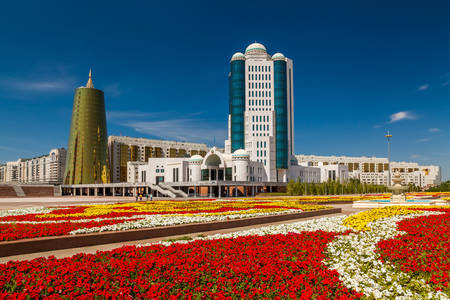 Gezicht op het parlement van de Republiek Kazachstan