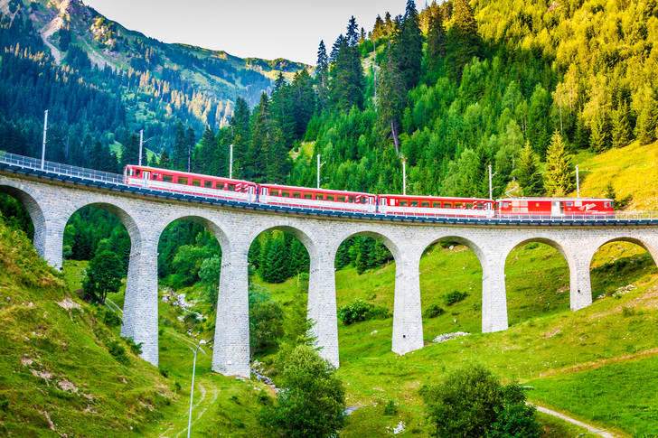 Швейцарська залізниця