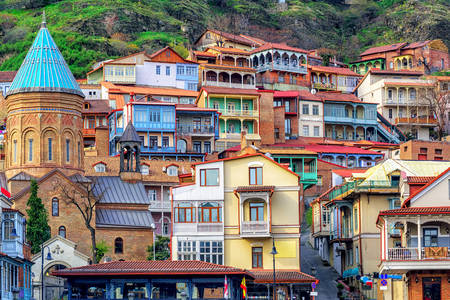 Casas coloridas na cidade velha de Tbilisi