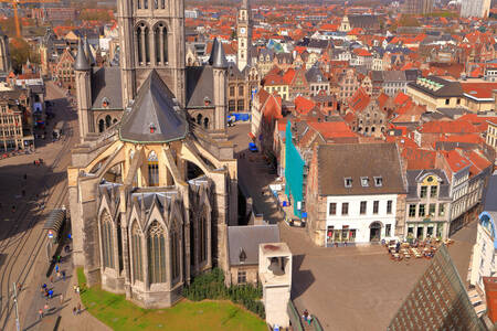 Kostel svatého Mikuláše a budovy v Gentu