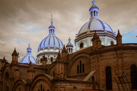 Pohled na novou katedrálu Cuenca