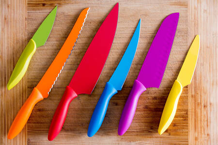 Viacfarebné kuchynské nože
