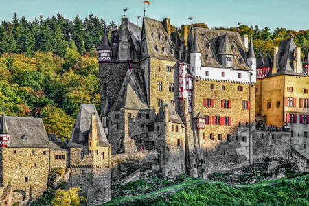 Forntida slott Eltz