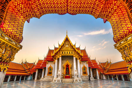 Marmurowa świątynia w Bangkoku