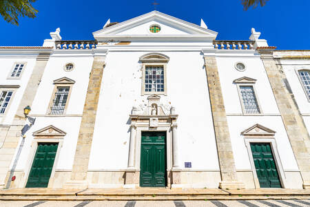 Fațada unei biserici din Faro