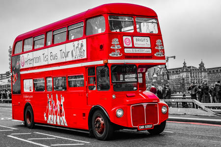 Лондонски червен автобус