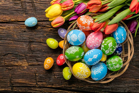 Húsvéti tojás és tulipán