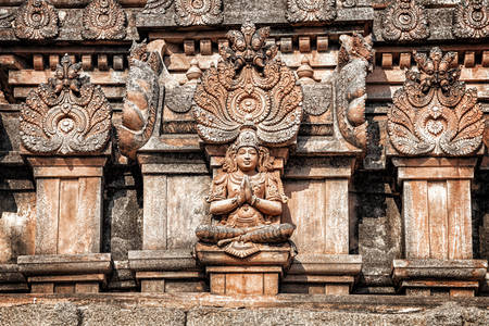 Escultura em pedra em templos de Hampi