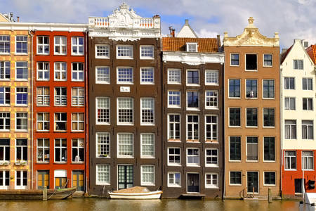 Épületek homlokzatai Amszterdamban