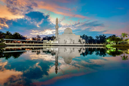 Tengku Tengah Zaharah Mosque, Malaysia