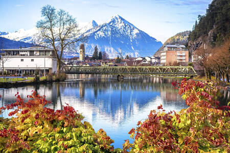 Vaade Berni Alpide lumistele tippudele