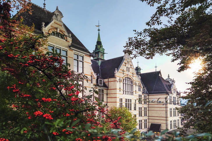 Povijesna školska zgrada u Zürichu