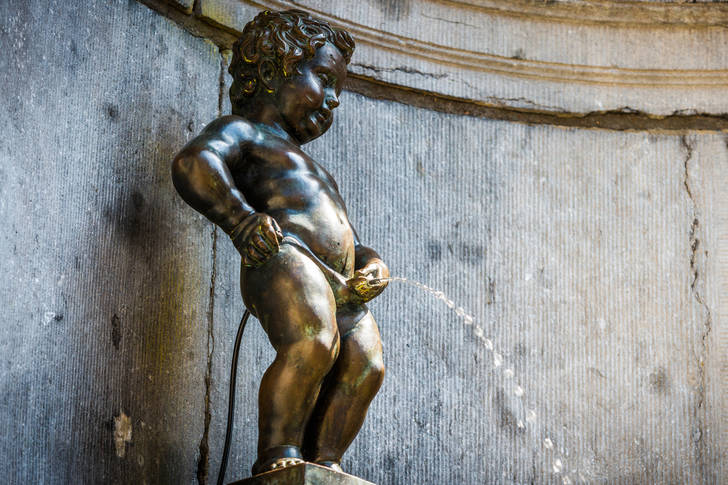 Manneken Pis Fountain Statue