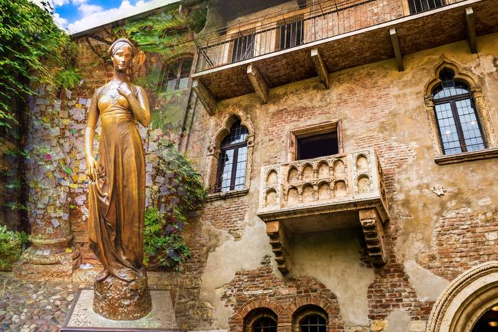 Άγαλμα της Ιουλιέτας στη Βερόνα Παζλ (Χώρες, Ιταλία) | Puzzle Garage