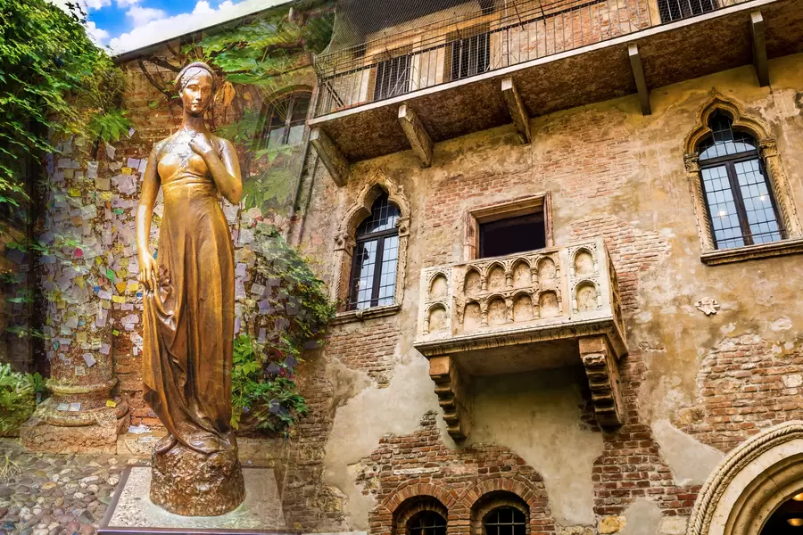 Verona Juliet heykeli