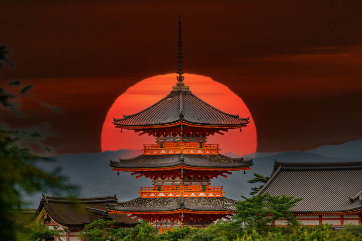 Old pagoda of Kiyomizu-dera temple at sunset