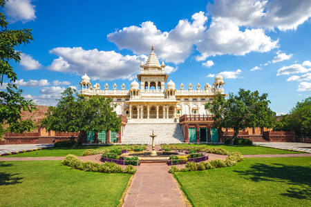 Näkymä muistomerkille Jaswant Thada