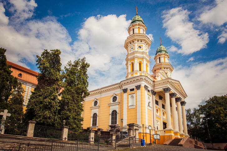 Hellig Kors Katedral i Uzhhorod