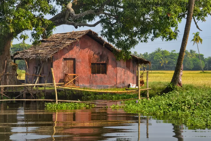 Kabin di tepi sungai