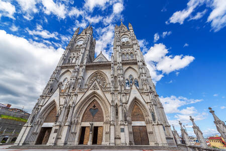 Basílica do Voto Nacional em Quito