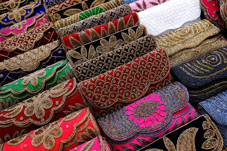 Bolsas indianas feitas à mão