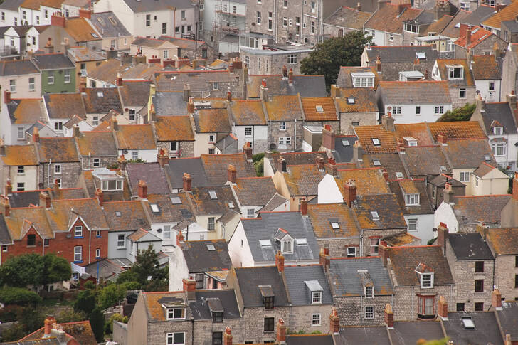 Techos de casas en la isla de Portland