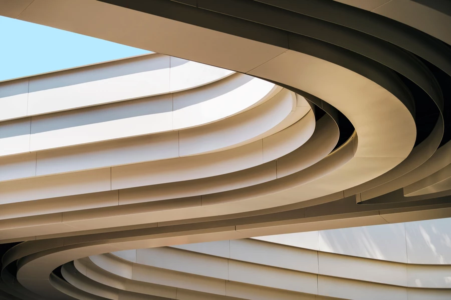 抽象的な建築物の建築