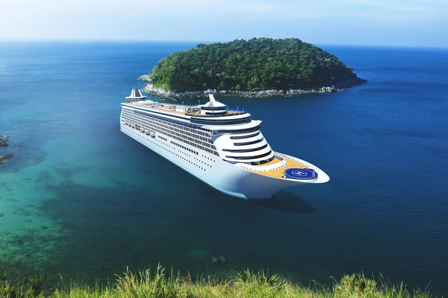 Et cruiseskip i tropiske farvann