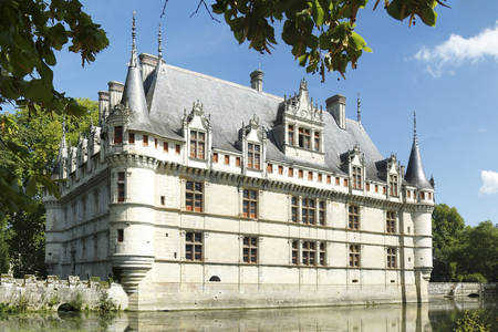 Aze-le-Rideau slott