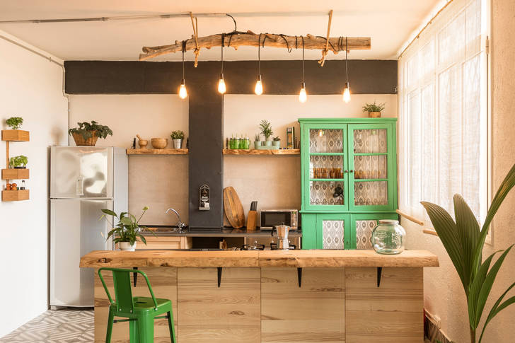 Stylish and bright kitchen