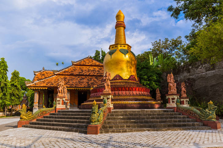 Golden stupa in Brahmavihara-Aram