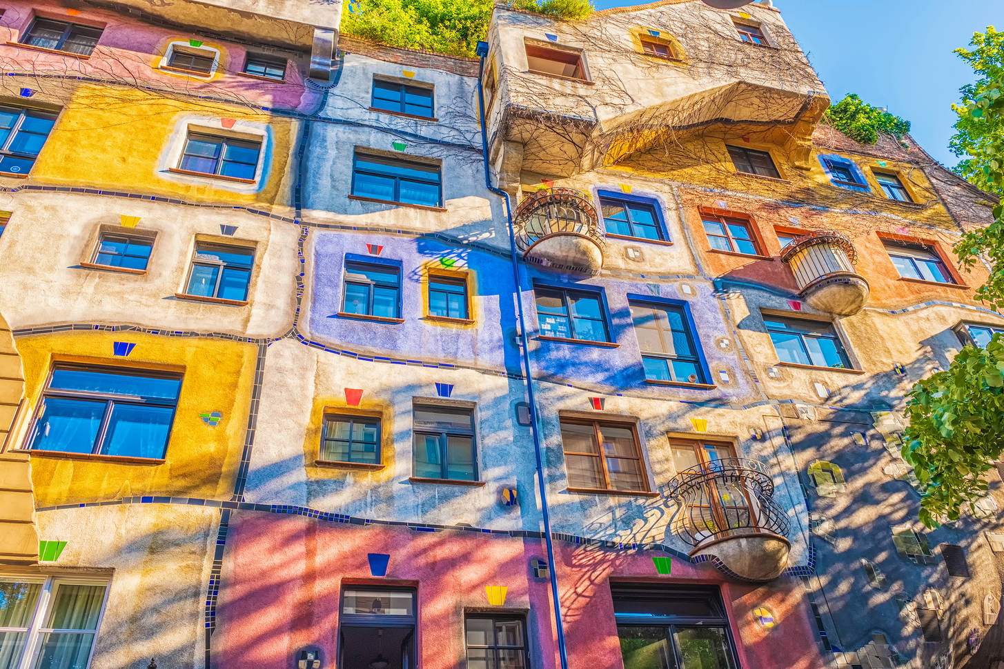 Hundertwasser House Jigsaw Puzzle (Countries, Austria) | Puzzle Garage