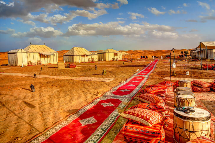 Tält i den marockanska öknen