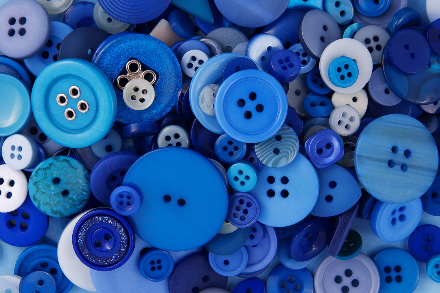 Blue buttons Jigsaw Puzzle (Home, Needlework) Puzzle Garage