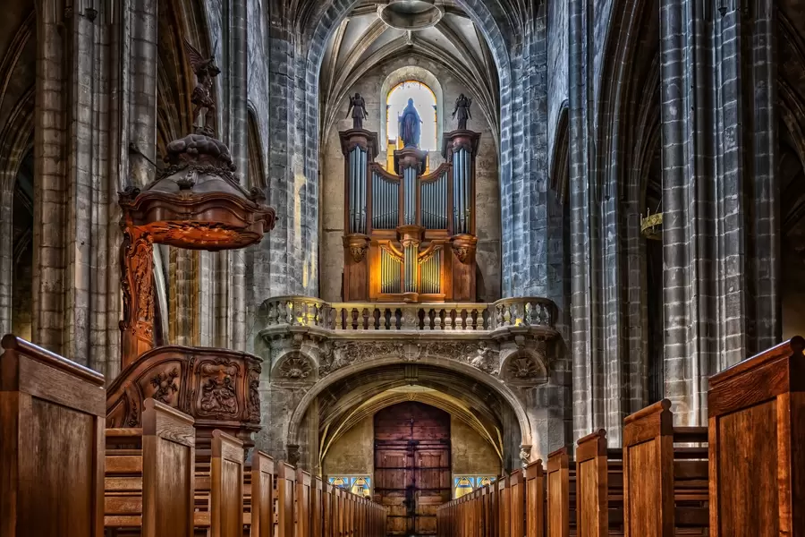 Middeleeuwse kathedraal in Bourque-en-Bresse