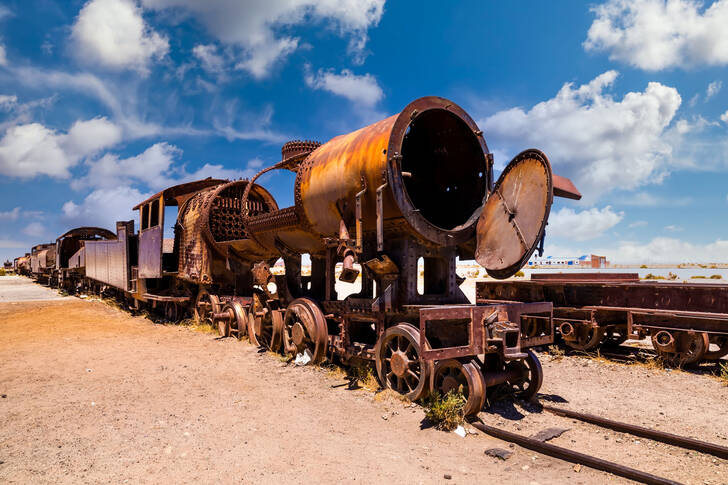Locomotiva velha e enferrujada