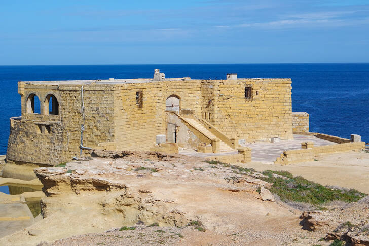 Qolla l-Bajda Battery