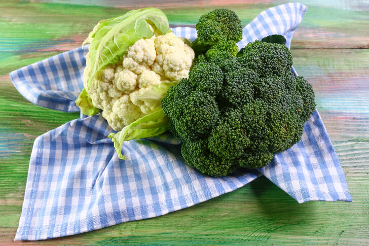 Broccoli and cauliflower table