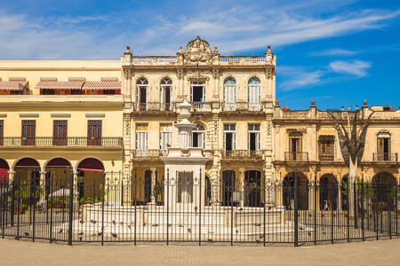 Plaza en La Habana