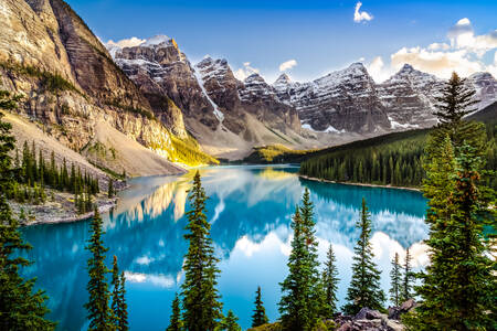 Jazero Moraine a pohorie