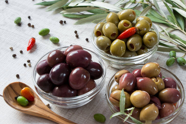 Various olives