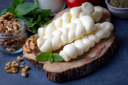 جبن أرزوروم المضفر