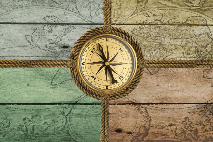 Anchor compass on the map