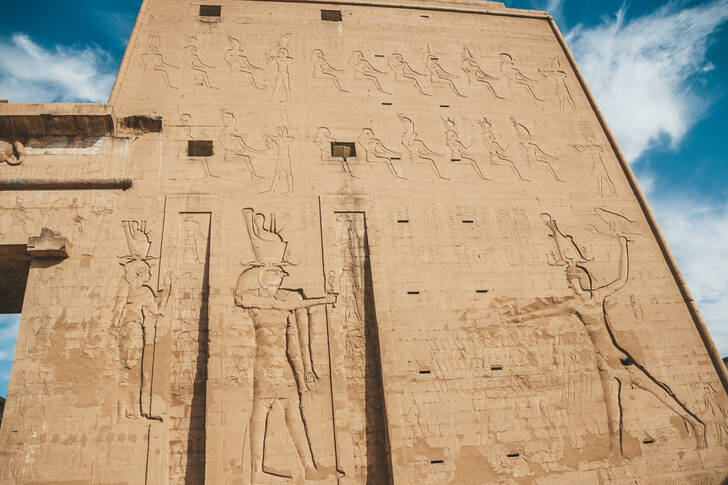 Rovine dell'antico tempio di Horus