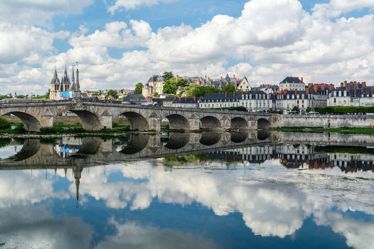 Blois'de Jacques-Ange Gabriel Köprüsü